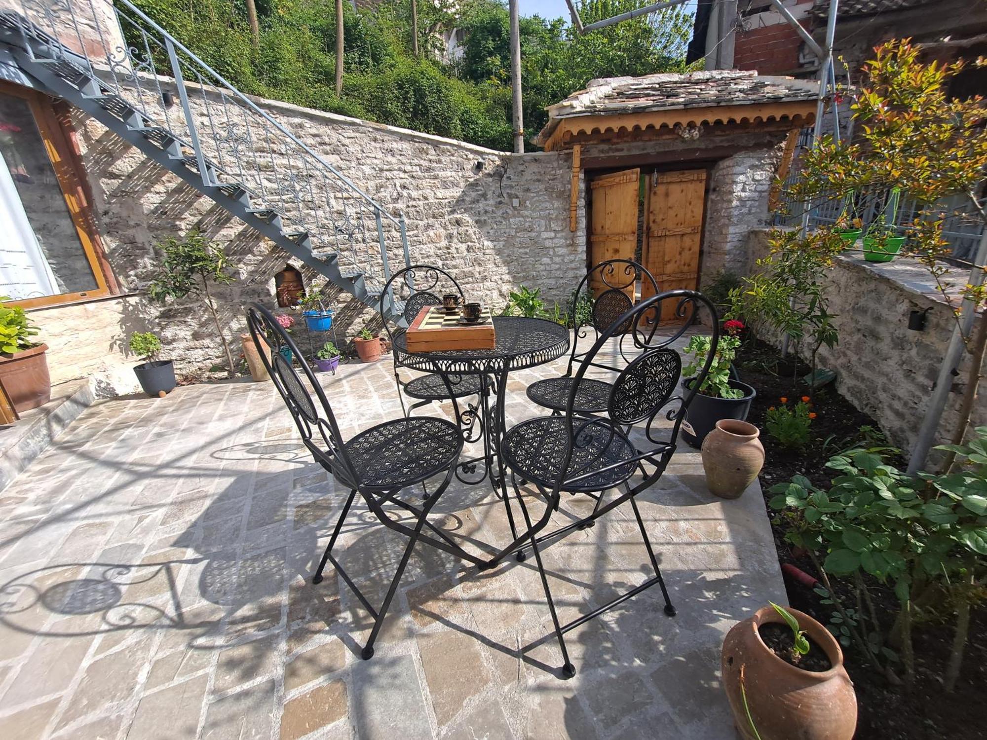 "Villa 70" Guesthouse Gjirokastër Exterior foto
